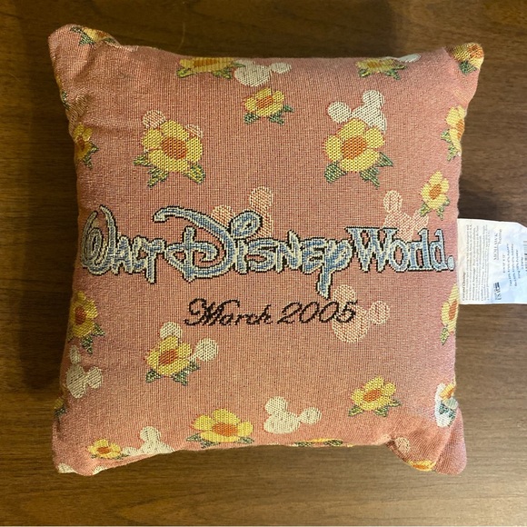Disney Teddy Bear and Doll weekend 2005 Mickey Mouse Tapestry pillow RARE - Picture 4 of 6